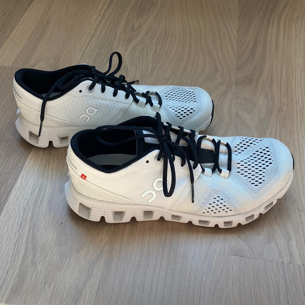 ON cloud X white tennis shoes